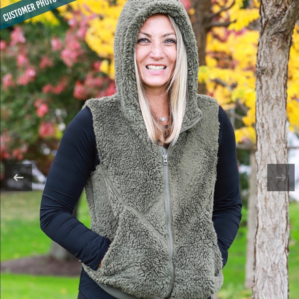 Zyia Olive Green vest -XL - NWOT - never worn